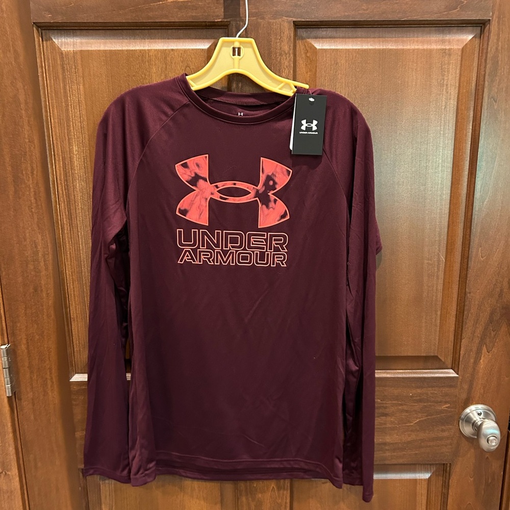NWT UA Boys YXL maroon long sleeve drifit tee